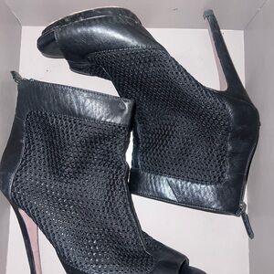 BCBGMAXAZRIA SIZE 8